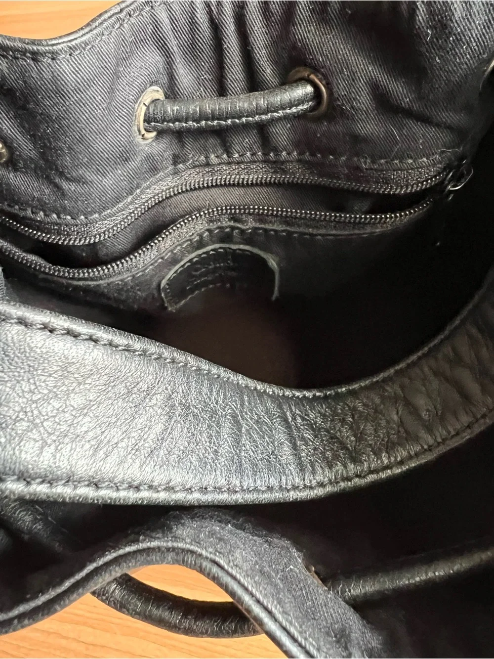 Crouch & Fitzgerald Black Leather Bucket Bag Convertible Backpack Purse